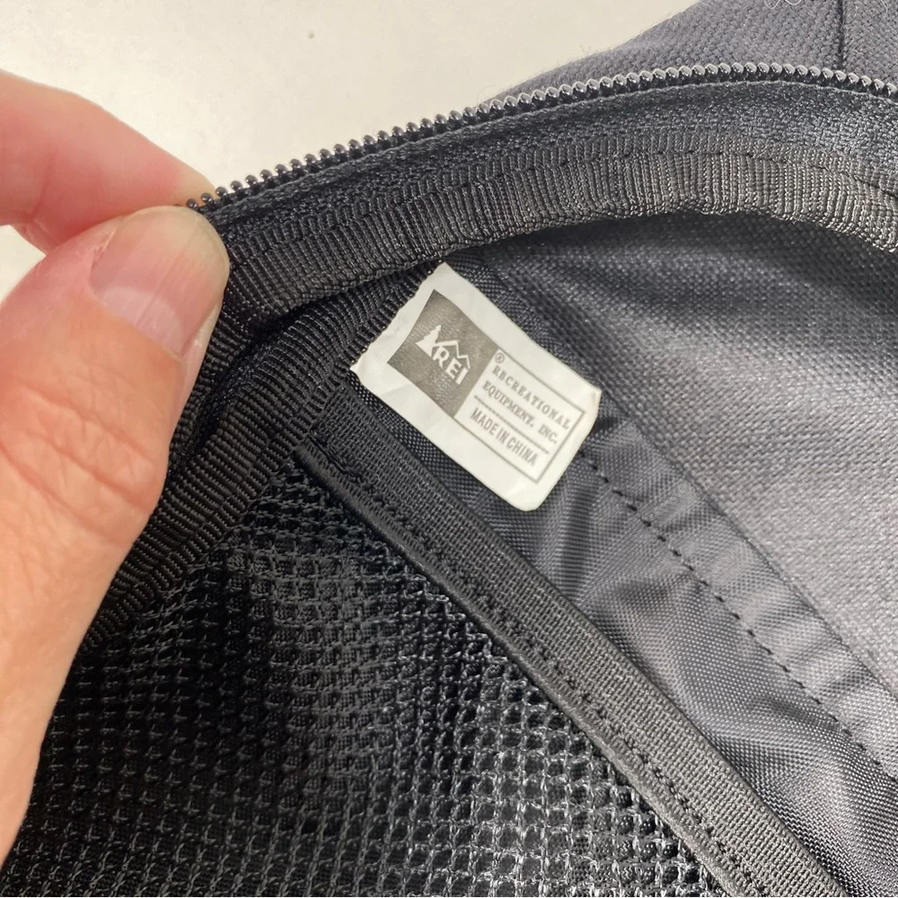 REI Multipurpose Toiletry Utility Pouch Hanging Travel Cube Pouch